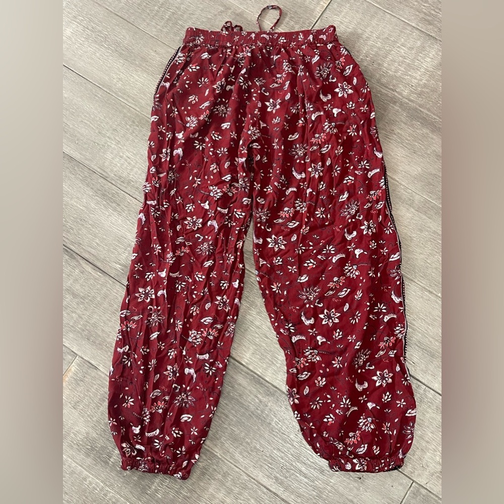 Angie Red Patterned Pants Size Small - Picture 3 of 4